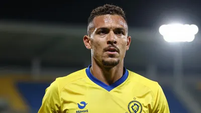 Mamelodi Sundowns FC reinstated Iqraam Rayners to their starting lineup for the clash with Milford FC