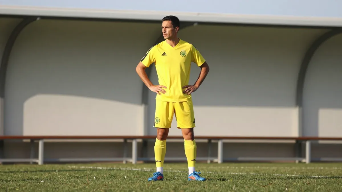 Junior Khanye has publicly questioned Pitso Mosimane's decision to call up Mamelodi Sundowns captain Themba Zwane for...
