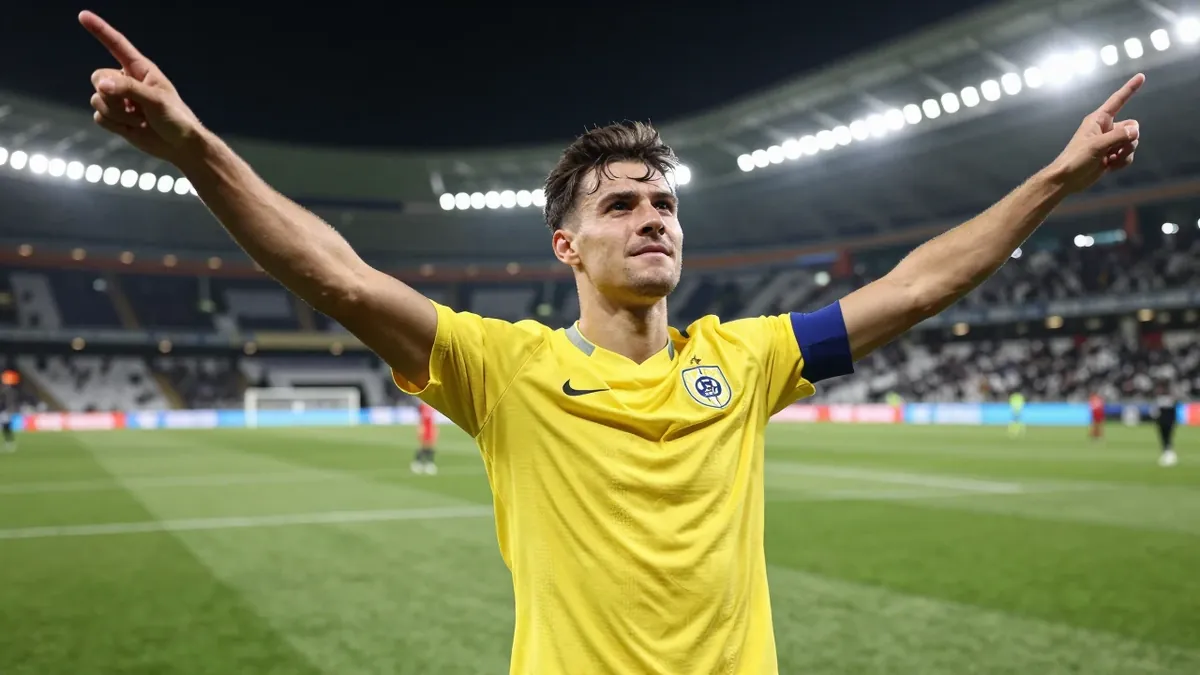 UEFA Champions League winner Édouard Mendy hailed Mamelodi Sundowns as the continent's top side after his Al Ahli SC team...